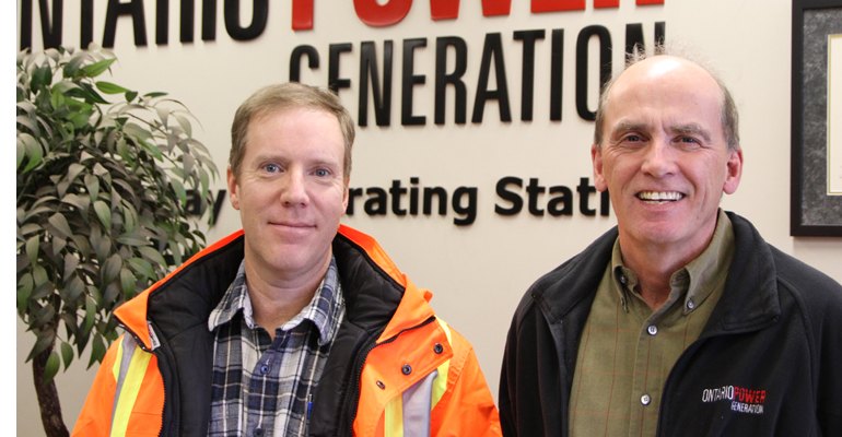 两位拥有丰富电力工程专业知识和经验的OPG先生，Steve Carlson监督项目工程师Thunder Bay GS（左）和西北运营部项目总监Faron Rollins。