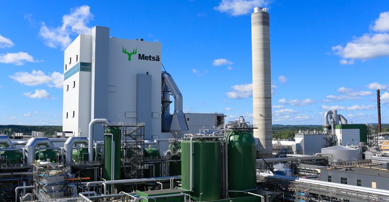 Metsä集团的Äänekoski生物制品工厂是芬兰最大的林业投资，现在已经投入运营。Valmet提供了一些关键部件，包括回收锅炉(图片来源:Sami Karppinen / Metsä Group)。
